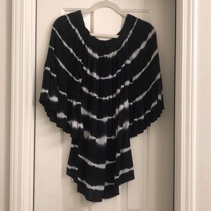 Black and White Off the shoulder top